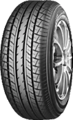 Nahaufnahme der Lauffläche Yokohama E70N 215/55 R17 94 V