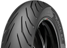 Nahaufnahme der Lauffläche Pirelli ANGEL CITY 140/70-17 66 S Rear TL M/C