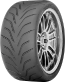 Nahaufnahme der Lauffläche Toyo R888 225/45 R15 87 W