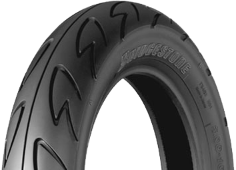 Nahaufnahme der Lauffläche Bridgestone B01 90/90-12 44 J Front TL