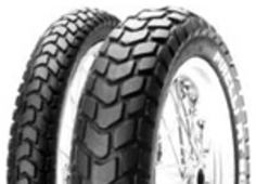 Nahaufnahme der Lauffläche Pirelli MT 60 110/90-17 60 P Rear TT M/C