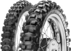 Nahaufnahme der Lauffläche Pirelli Scorpion XC Mid Hard 140/80-18 70 M Rear TT M/C M+S