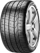 Nahaufnahme der Lauffläche Pirelli P Zero Corsa Asimmetrico 2 355/30 R19 99 Y ZR